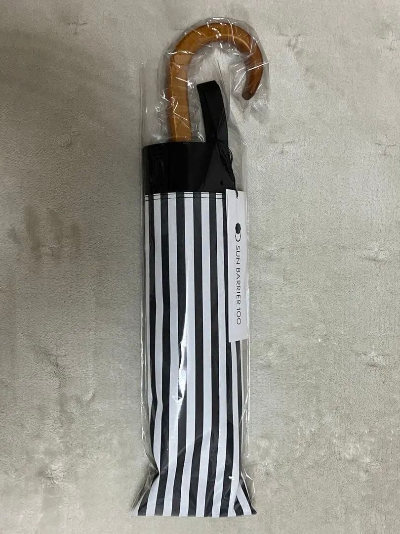 サンバリア100 2段折りたたみ 日傘 新品未使用 コンビ 白黒 ストライプ