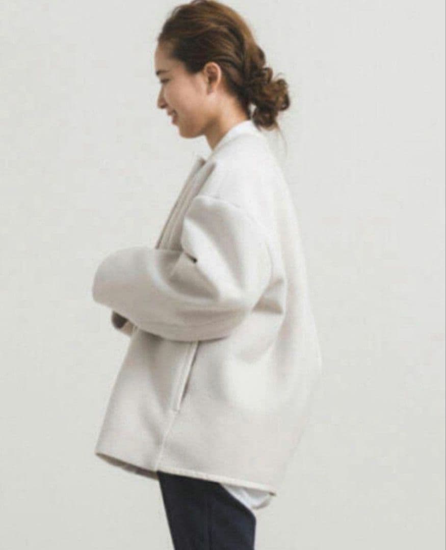 美品 ✨️ yori ヨリ アンゴラ混 ノーカラーコート 定価4.9万