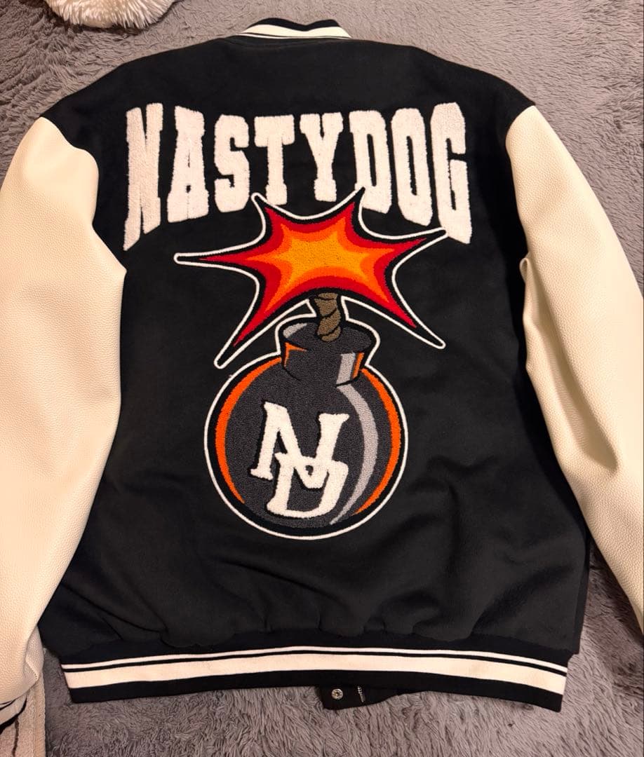 NASTYDOG スタジャン ブラック/ホワイト