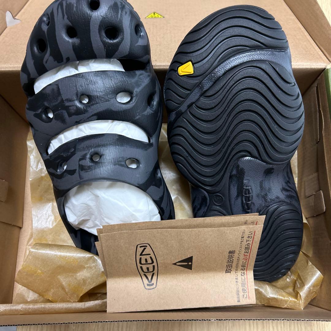 KEEN サンダル　YOGUI 新品未使用