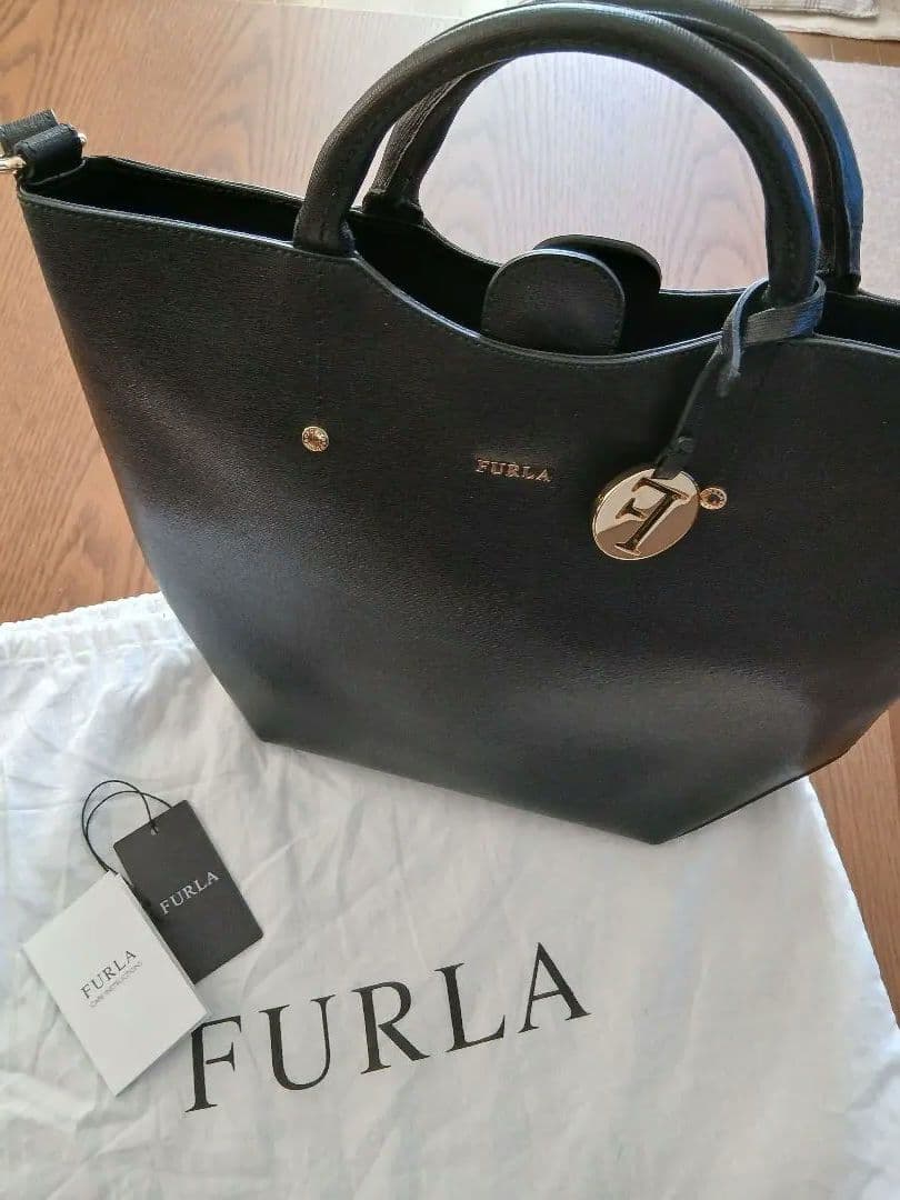 美品　FURLA 2way、A4ショルダー　トートバッグ