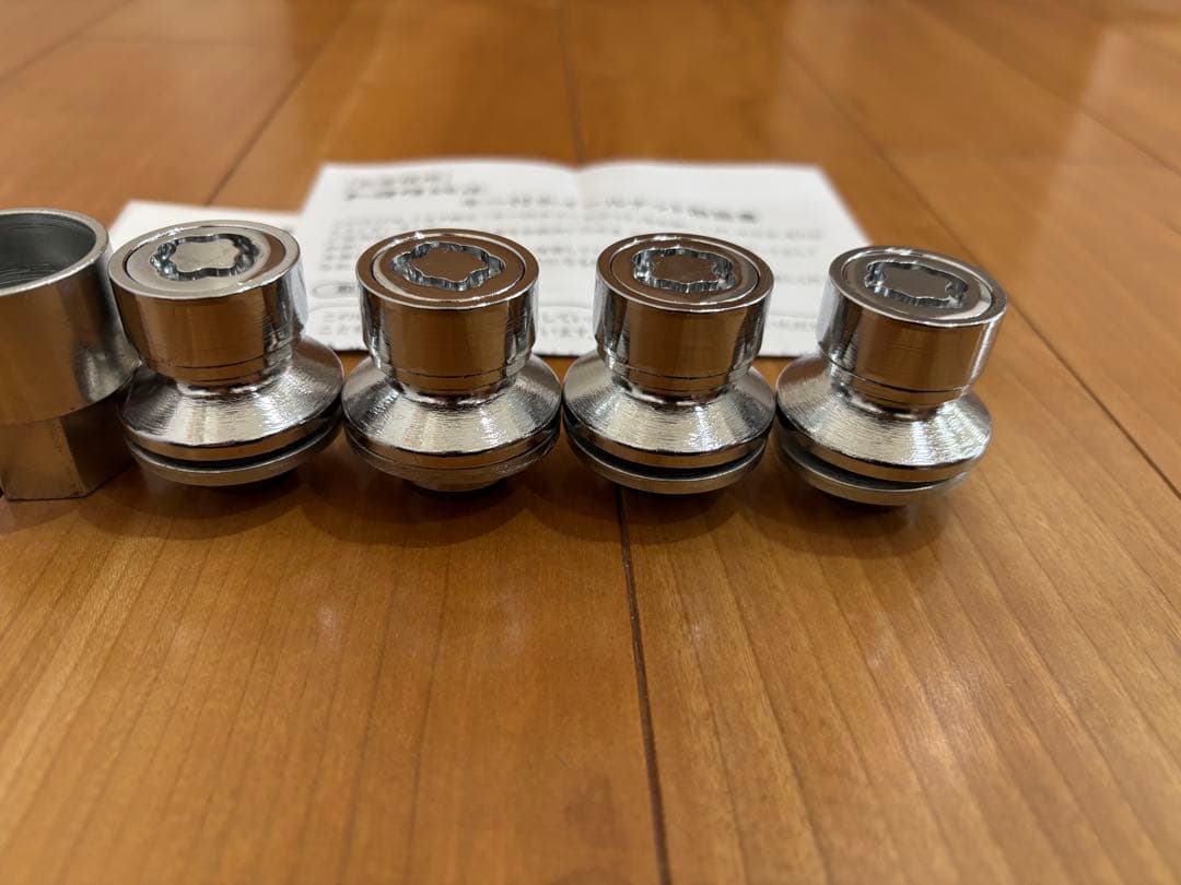 TOYOTA トヨタ ホイールロックセット 08456-00550