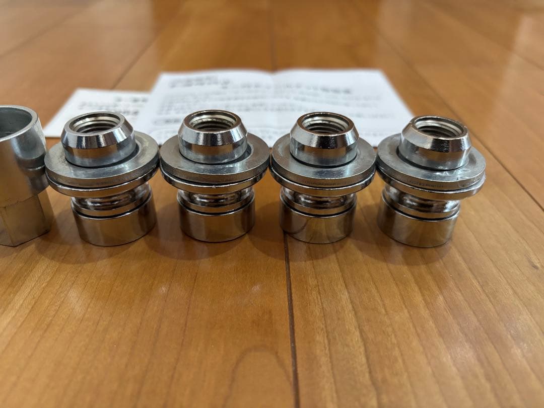 TOYOTA トヨタ ホイールロックセット 08456-00550