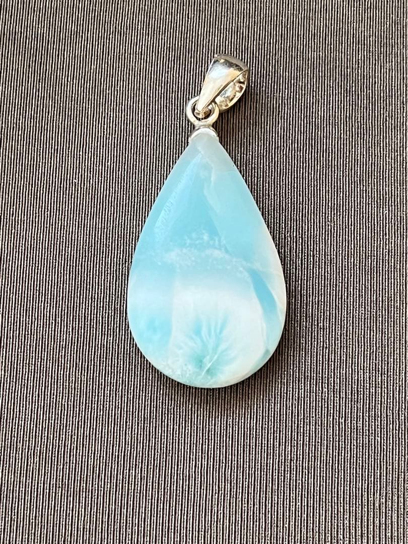 天然石☆高品質！ラリマーしずく型ペンダントップ☆全体的に模様が美しい！