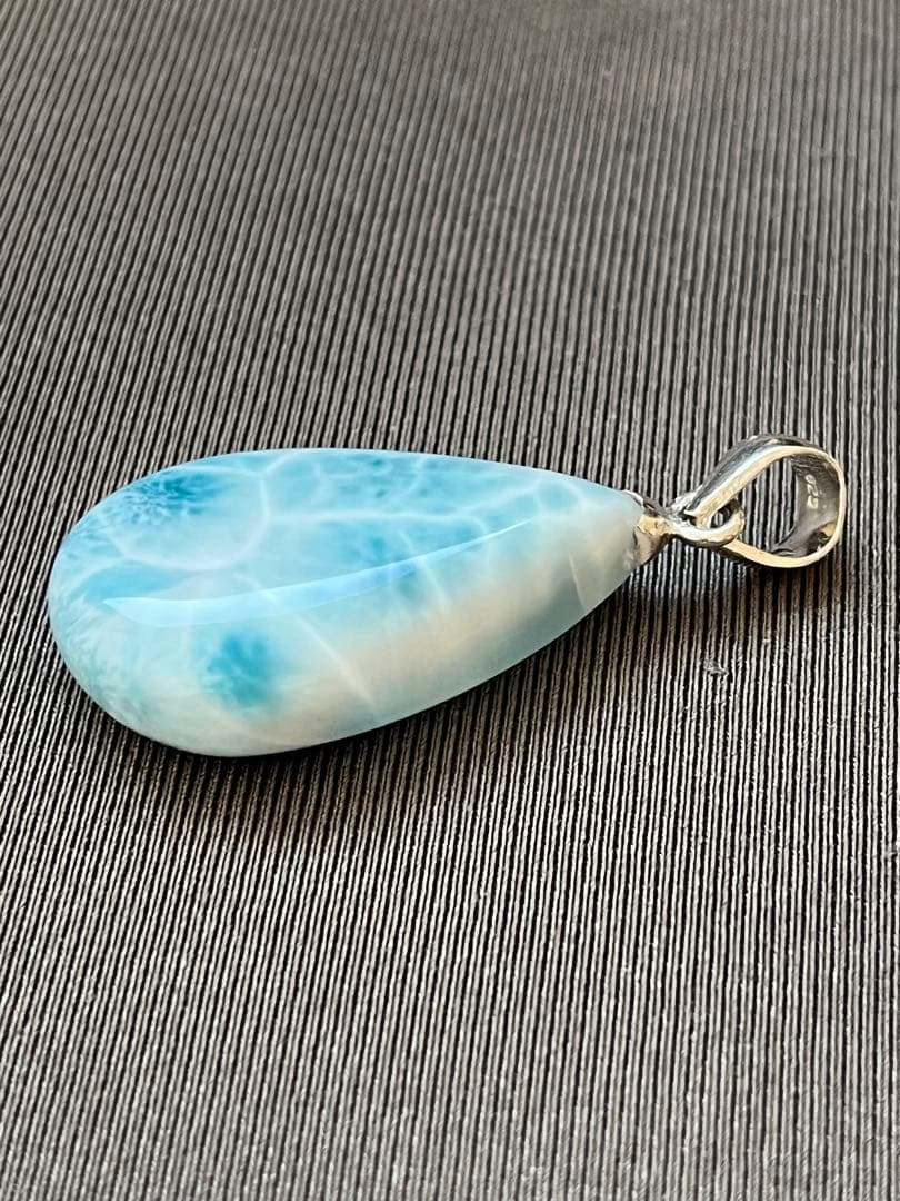 天然石☆高品質！ラリマーしずく型ペンダントップ☆全体的に模様が美しい！