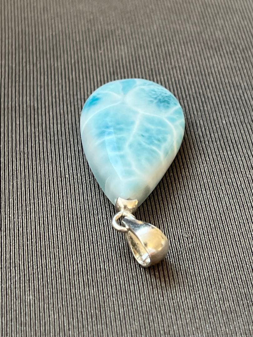 天然石☆高品質！ラリマーしずく型ペンダントップ☆全体的に模様が美しい！