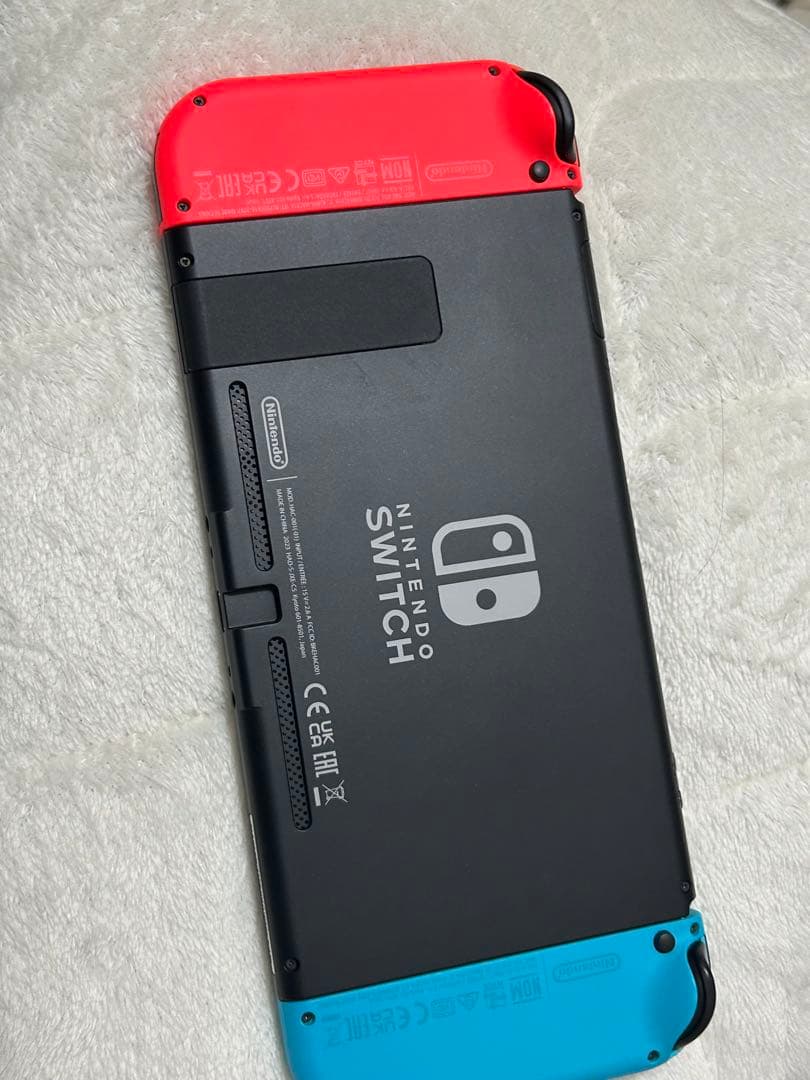 Nintendo Switch 本体　Joy-Conブルー・レッド　エイジ様