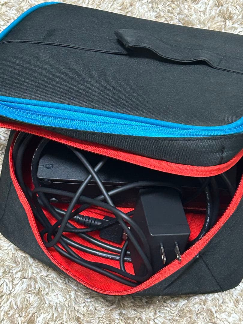 Nintendo Switch 本体　Joy-Conブルー・レッド　エイジ様