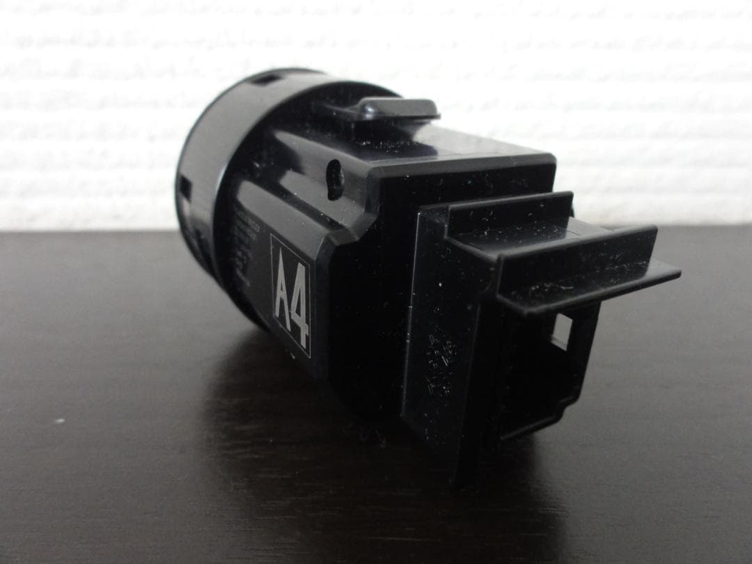 新車外し☆レクサス純正エンジンプッシュスタートスイッチ 60 プリウス 7P