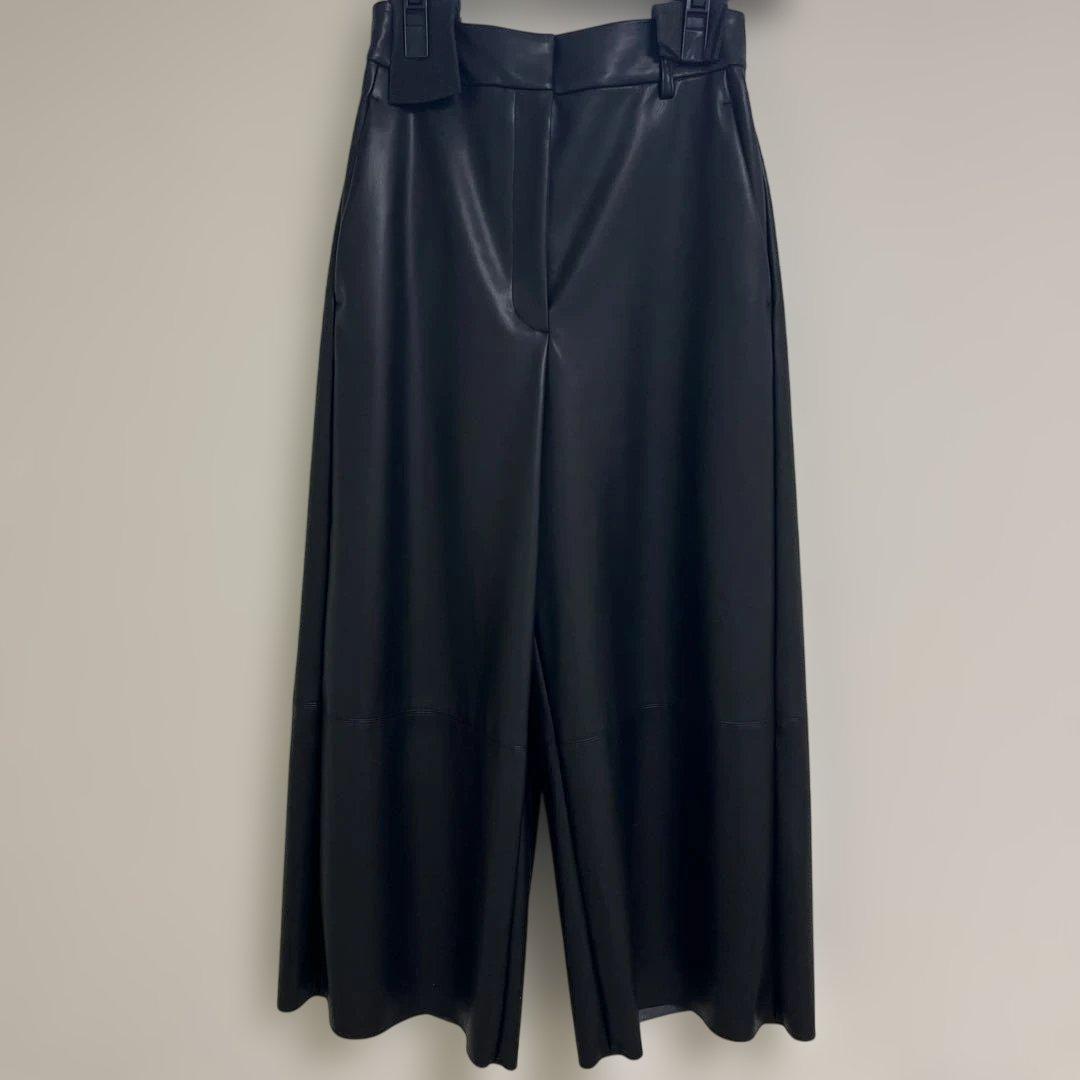 heve レザーパンツ