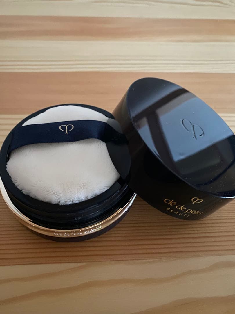 クレ・ド・ポーボーテ プードルトランスパラントn M 1ライト♥