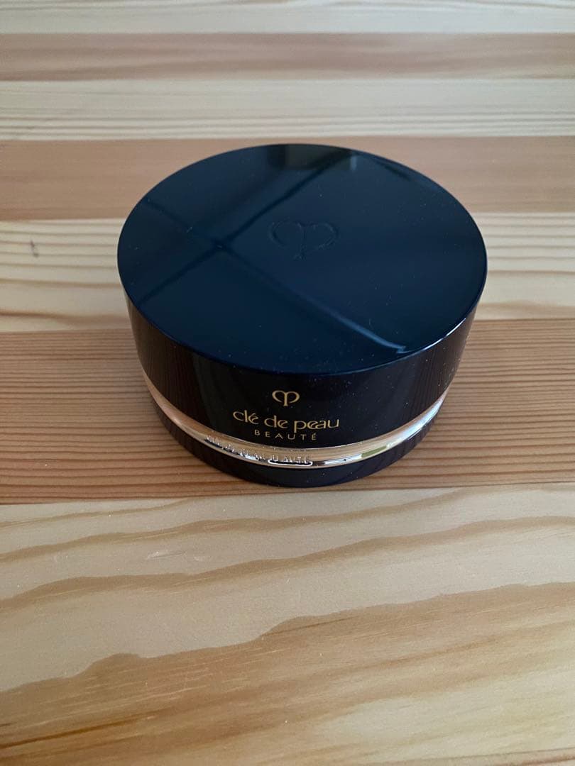 クレ・ド・ポーボーテ プードルトランスパラントn M 1ライト♥