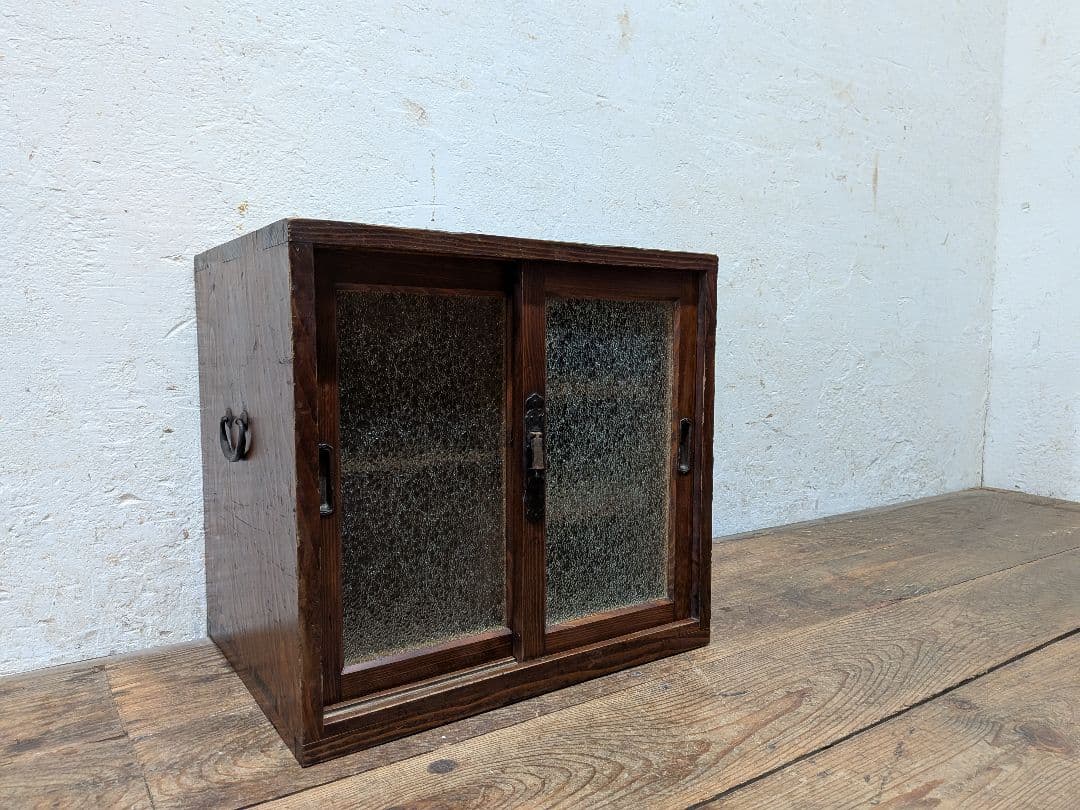 1111 アンティーク　ダイヤガラスのキャビネット　飾り棚　ケース　古家具レトロ