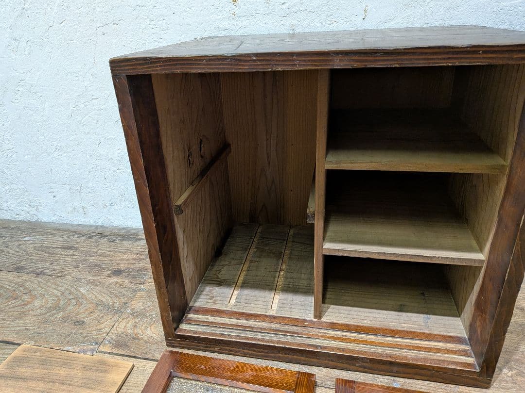 1111 アンティーク　ダイヤガラスのキャビネット　飾り棚　ケース　古家具レトロ