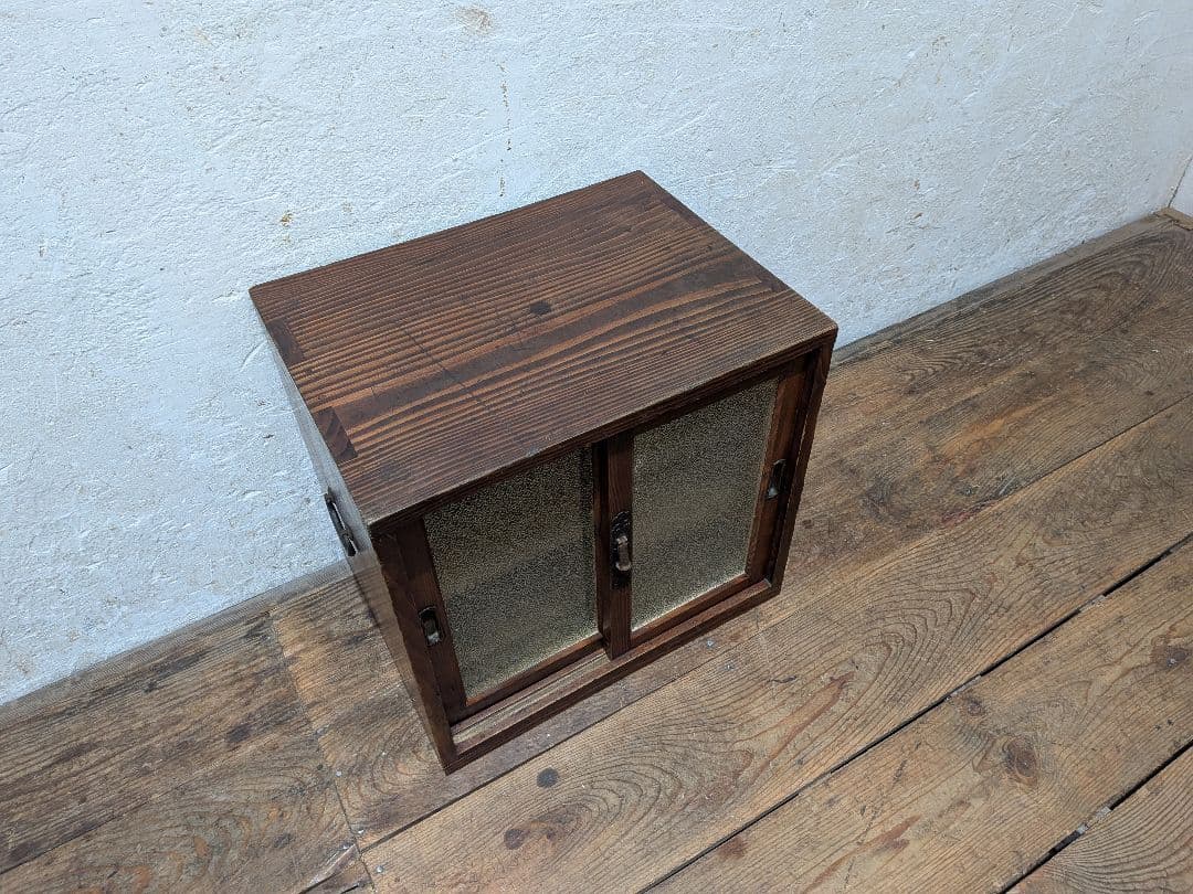 1111 アンティーク　ダイヤガラスのキャビネット　飾り棚　ケース　古家具レトロ