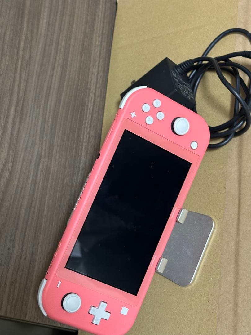 Nintendo Switch Lite コーラル本体