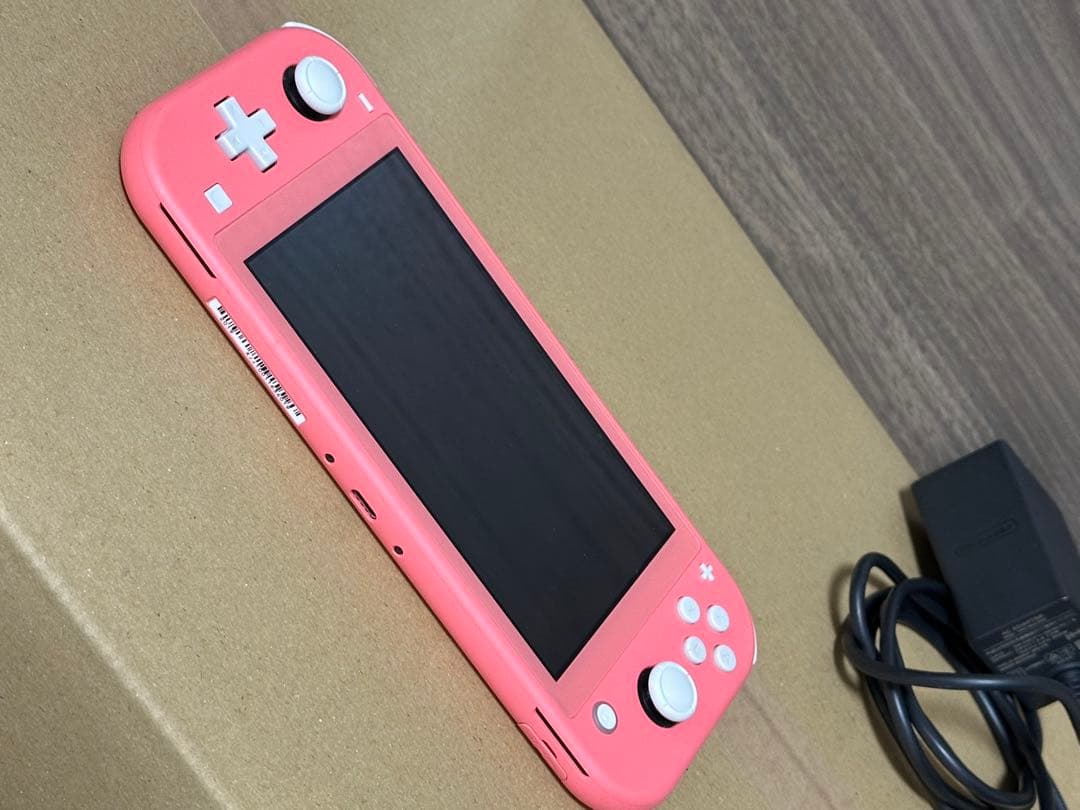 Nintendo Switch Lite コーラル本体