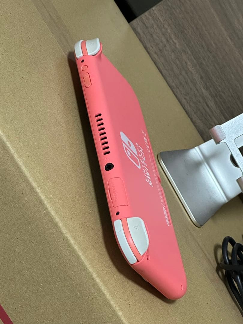 Nintendo Switch Lite コーラル本体