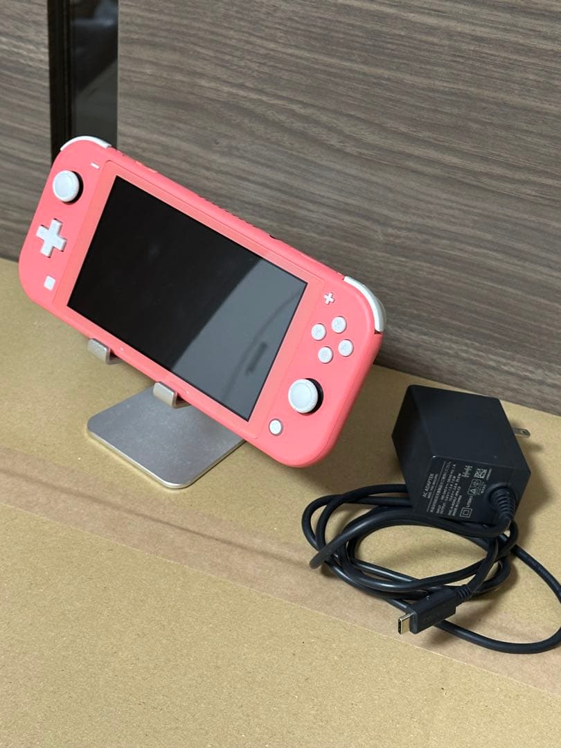 Nintendo Switch Lite コーラル本体