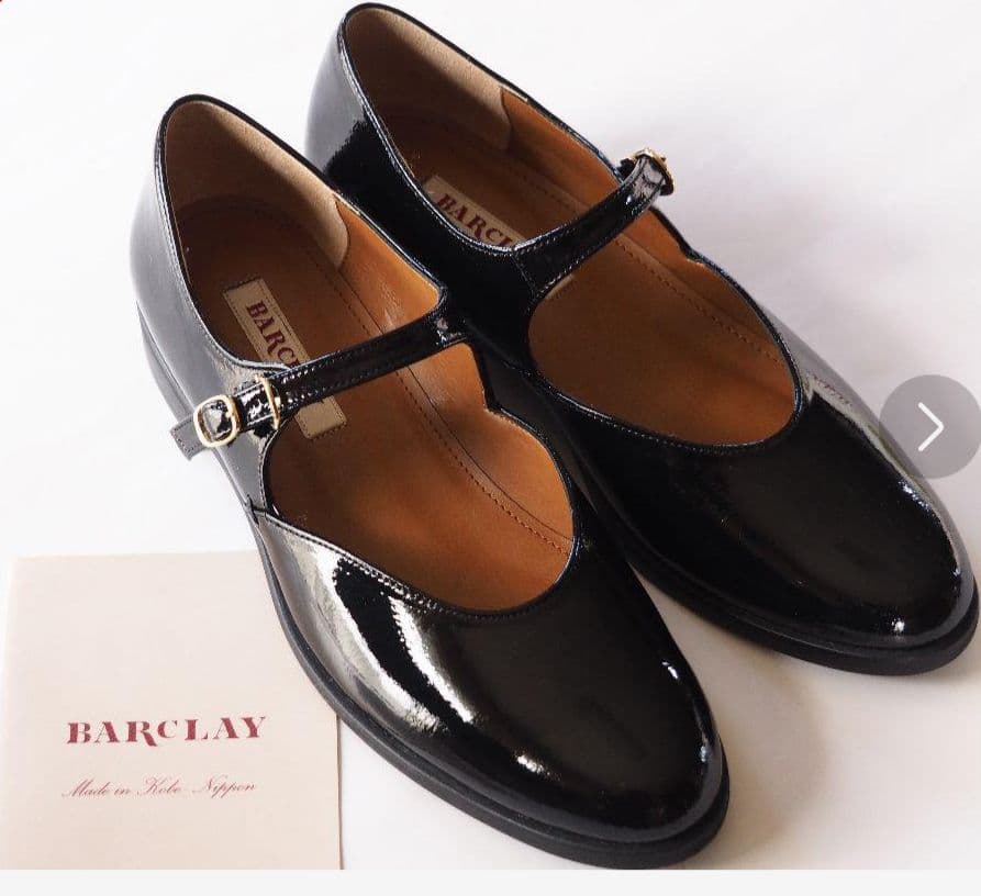 最終値下げ　BARCLAY ストラッププレーンパンプス(ブラック・エナメル)
