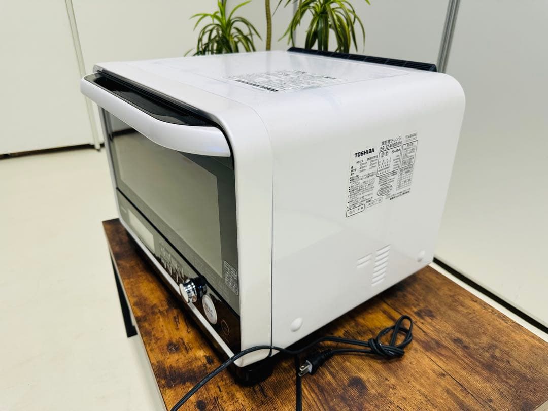 ホワイトオーブンレンジ デジタル表示TOSHIBA 石窯ドーム30L
