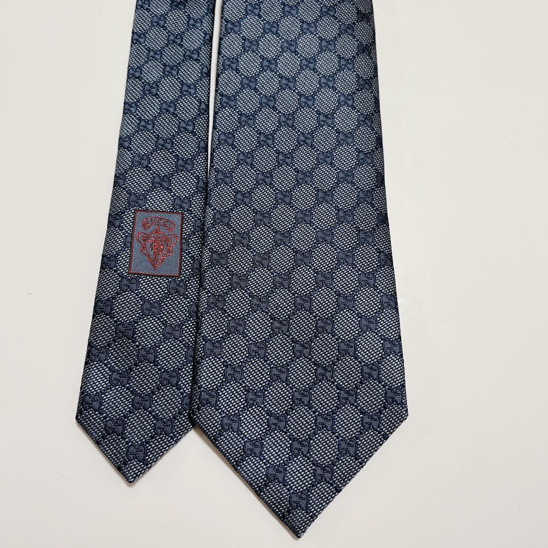 新品タグ付き グッチ ネクタイ ハイブランド GG柄 インターロッキング 光沢