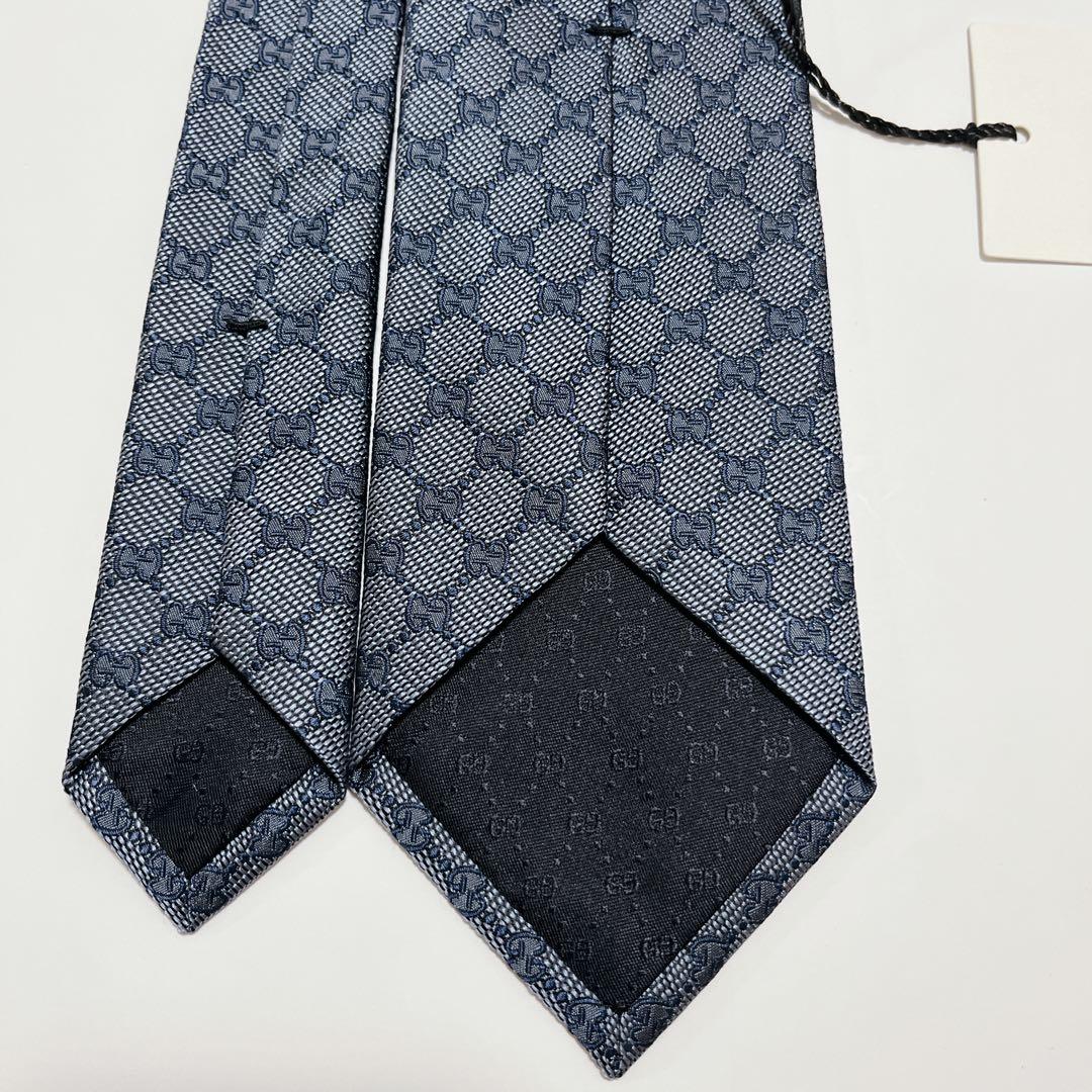 新品タグ付き グッチ ネクタイ ハイブランド GG柄 インターロッキング 光沢