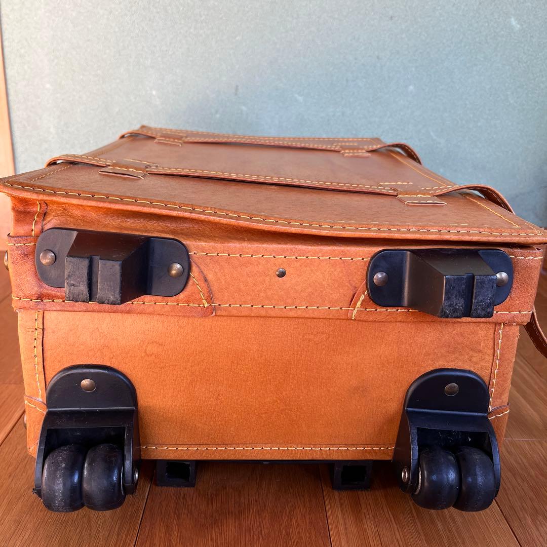 革製キャリーケースユーラシアキャリーケース