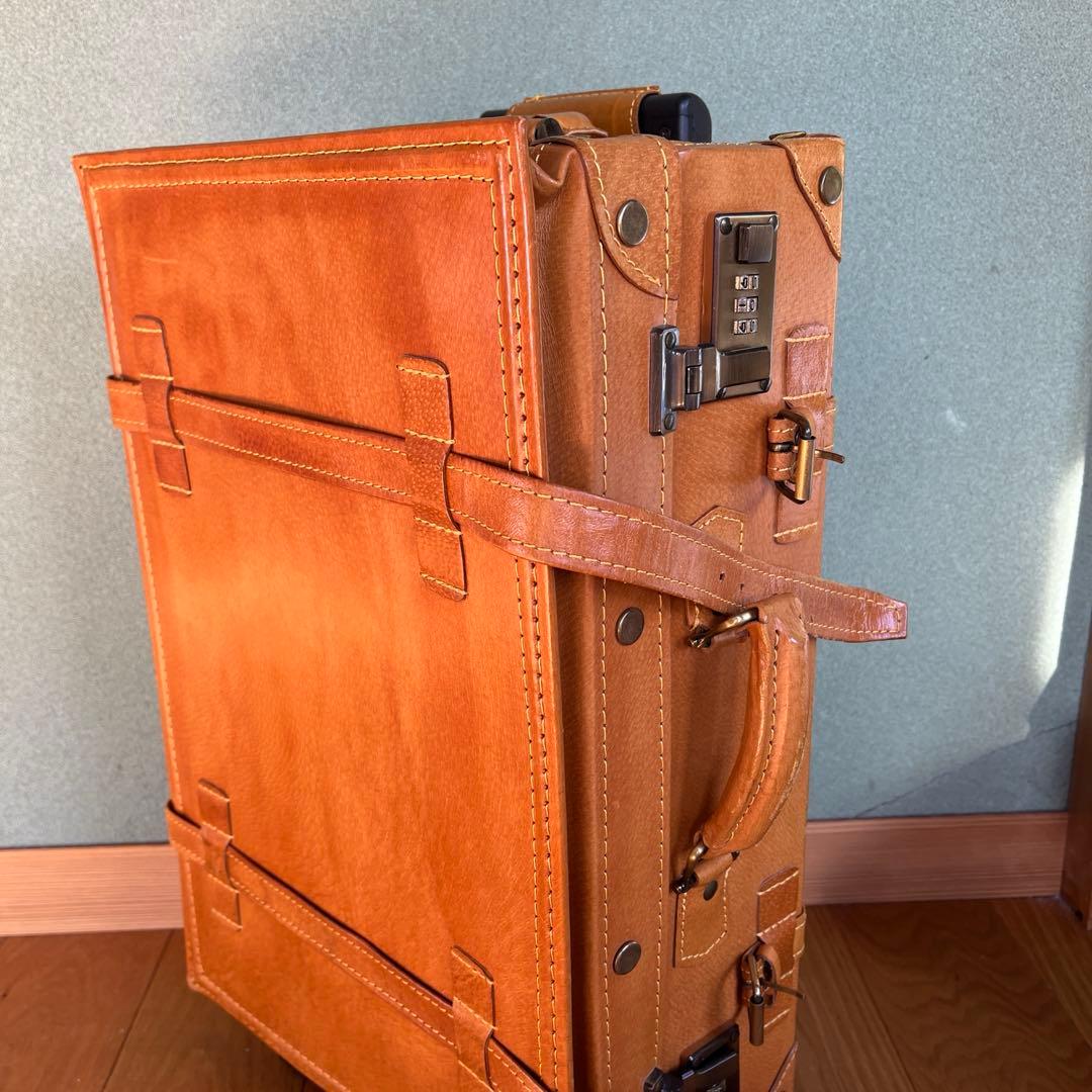 革製キャリーケースユーラシアキャリーケース