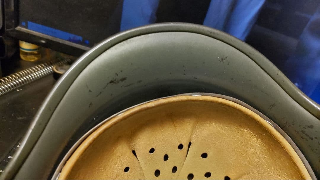 WW2ドイツ軍☆ドイツ陸軍М40ヘルメット（シェル64）実物？戦後品？