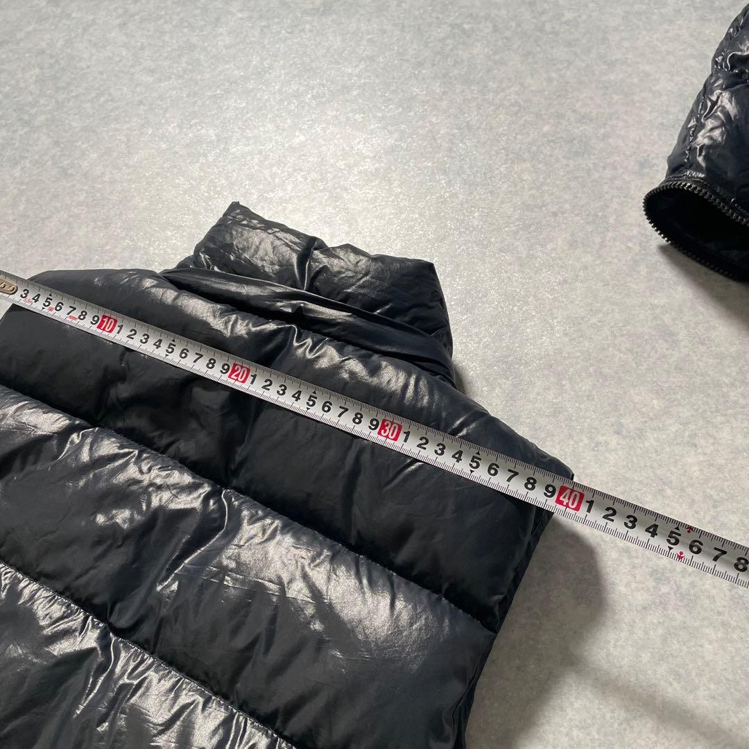 【高品質・人気】タトラス キルティング ダウンベスト ワッペン刺繍ロゴ 光沢