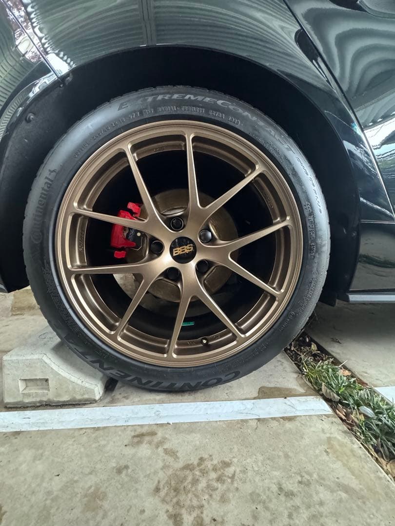 BBS RIA 033 18x8.5 48 5/114.3とコンチネンタルタイヤ