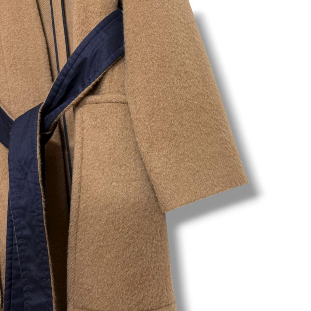 ベビーキャメル(らくだ)100%お素材 マディソンブルー ベルト付きガウンコート