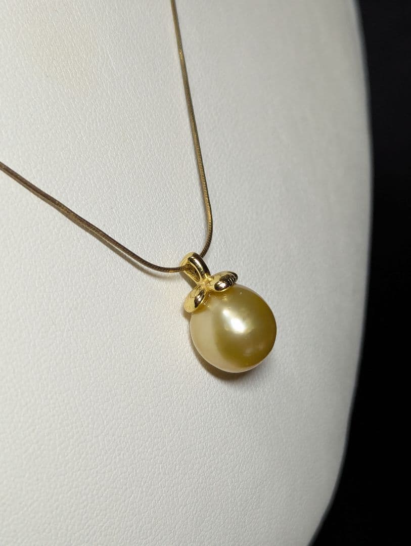 P46 南洋白蝶真珠　ゴールデンパール　SV ペンダントトップ