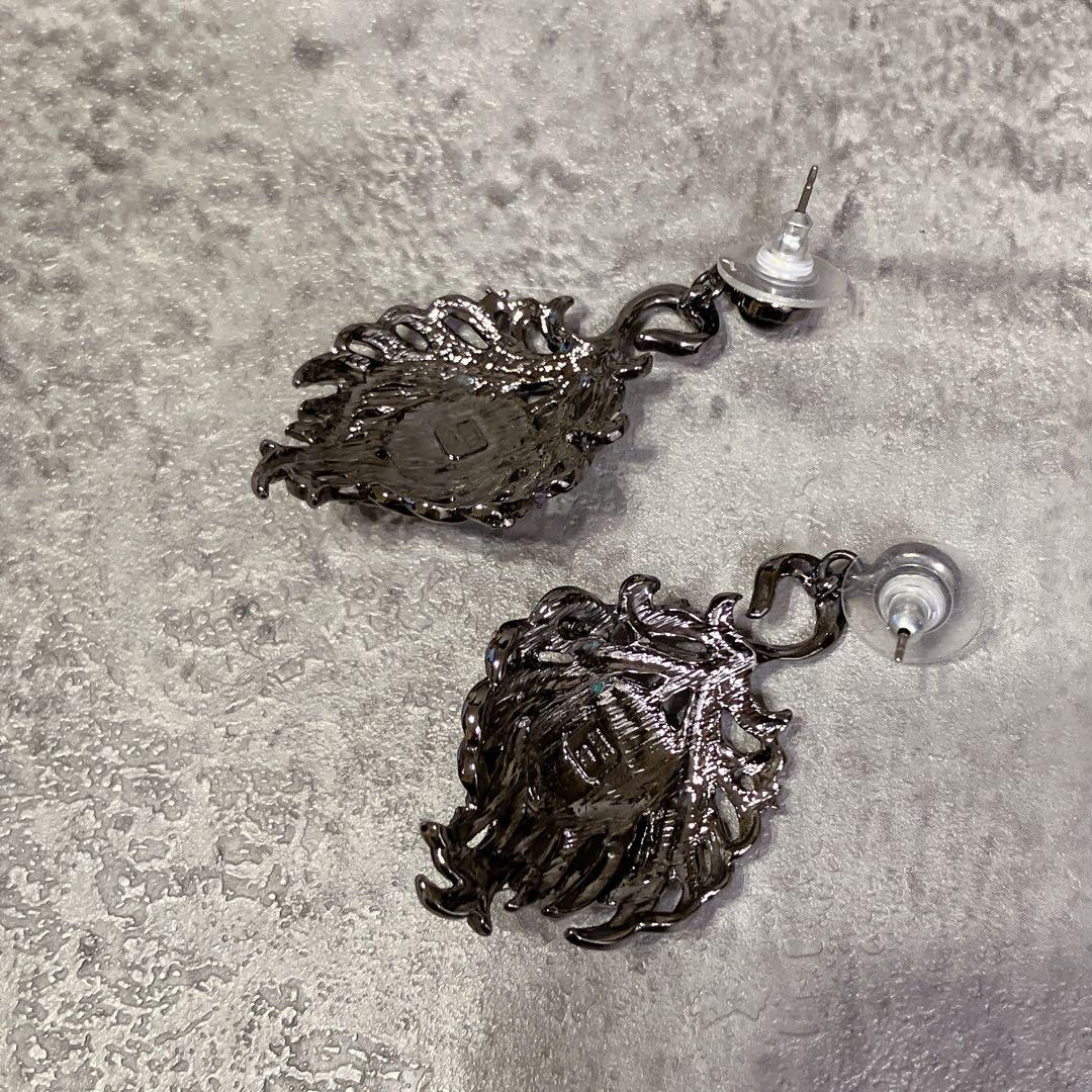 希少 ANNA SUI アナスイ 孔雀の羽 ピアス クジャク パープル