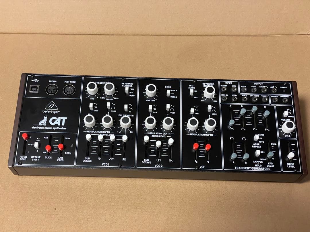 Behringer CAT, アナログシンセ、ユーロラック、送料無料