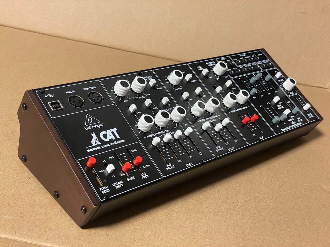Behringer CAT, アナログシンセ、ユーロラック、送料無料