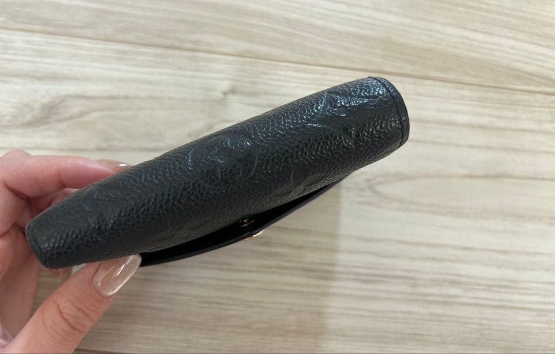 LOUIS VUITTON 三つ折り財布　ブラック