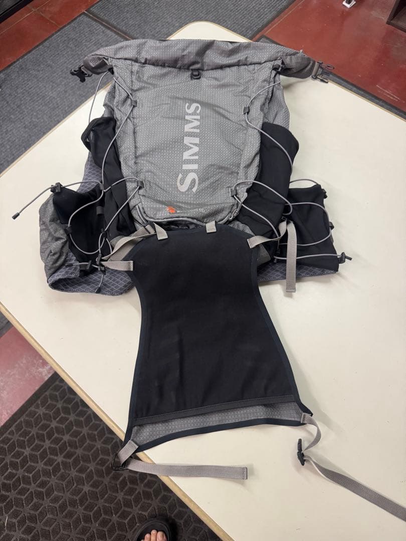 s*w様 最終値下げ！！SIMMS Flyweight Vest Pack シム