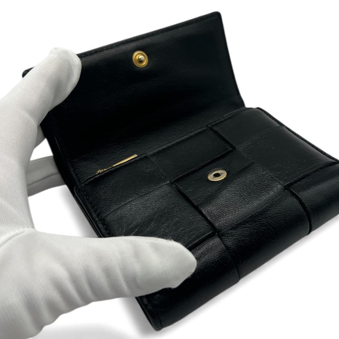 こんけー　BOTTEGA VENETA　黒　カセット レザー三つ折り財布