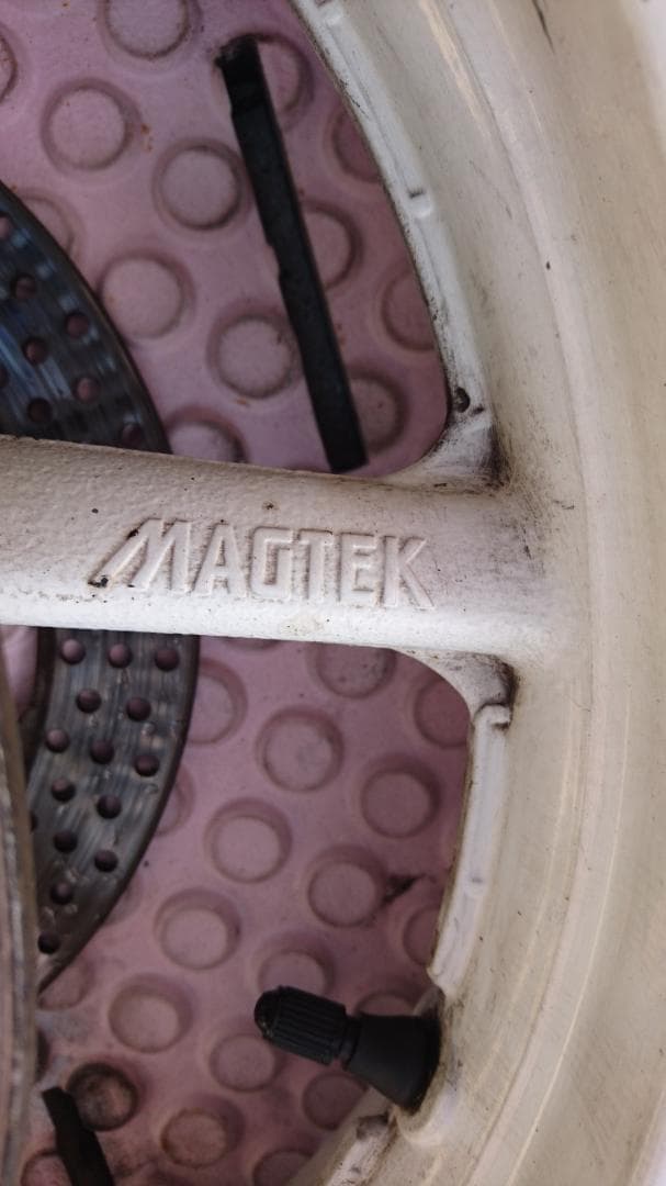 HONDA NSR250R 純正 フロントマグホイール 17インチ 白