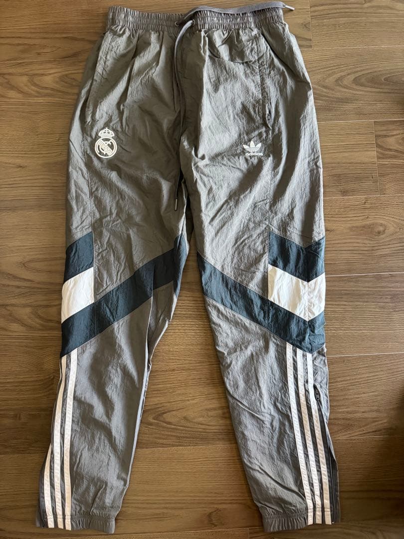 レアル・マドリード アディダス ジャージパンツ グレー