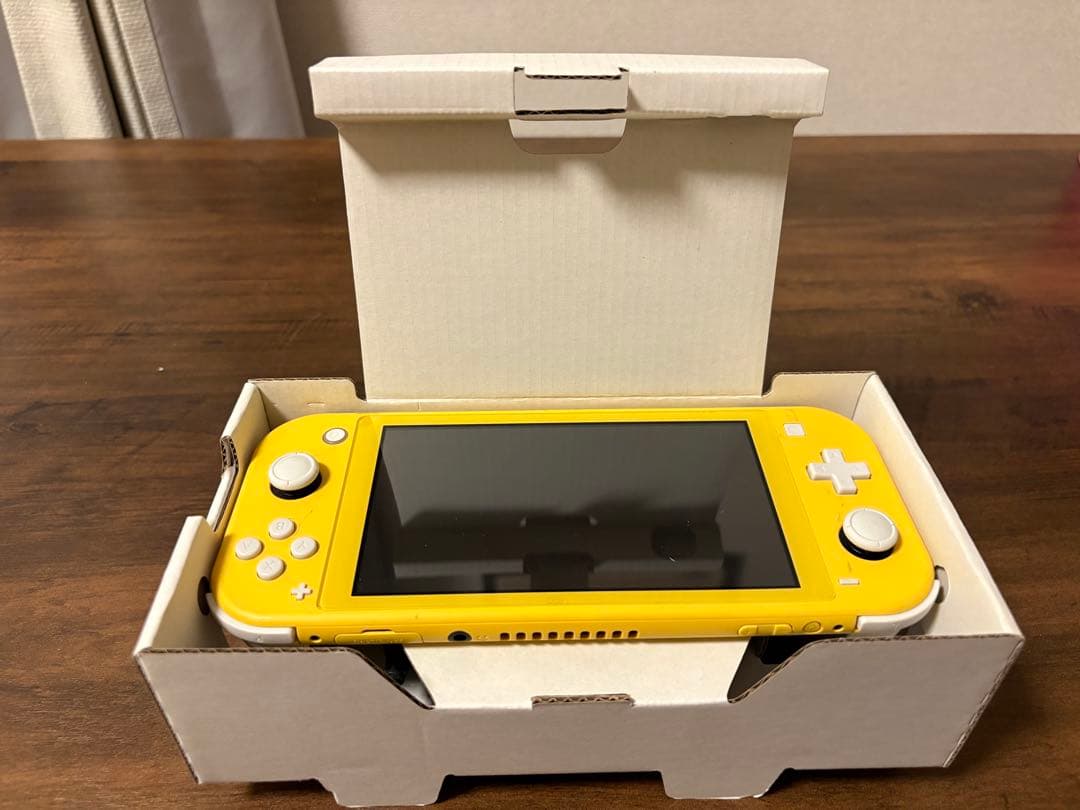 【箱・充電器付き】Nintendo Switch Lite イエロー 本体