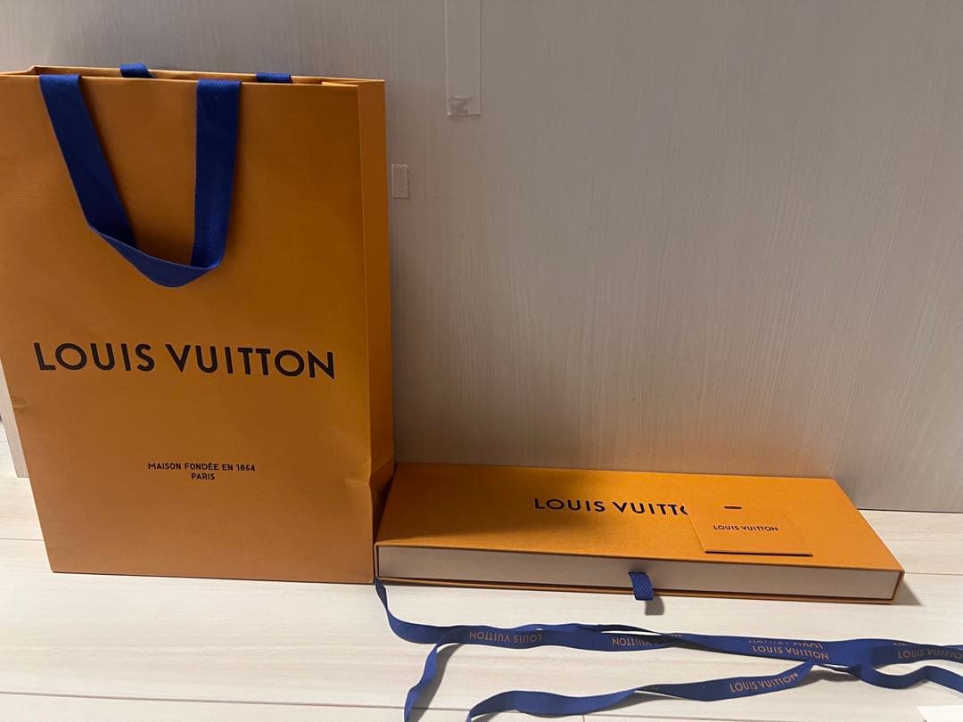 ⭐︎こうぽん⭐︎LOUIS VUITTON 赤 ドットパターン ネクタイ