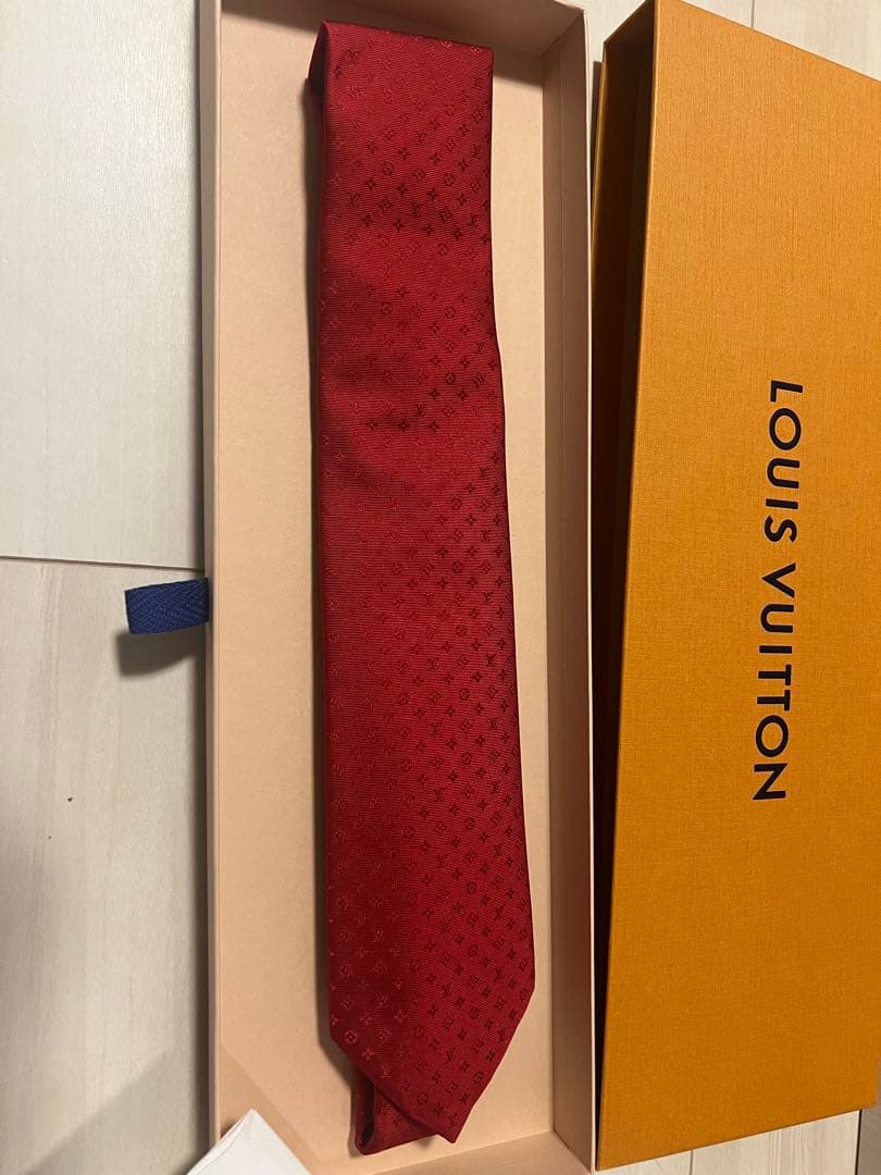 ⭐︎こうぽん⭐︎LOUIS VUITTON 赤 ドットパターン ネクタイ