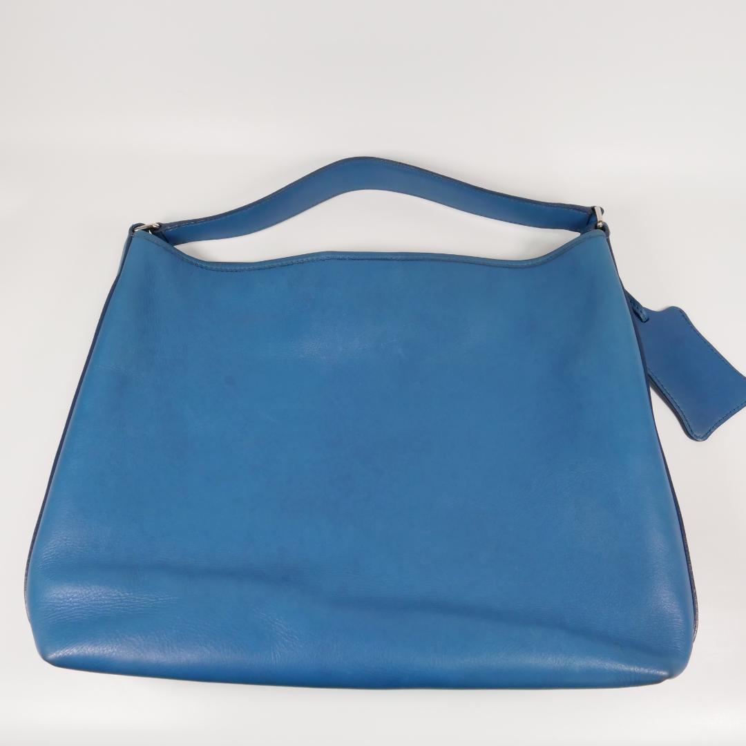美品✨ ヒロフ レザーワンショルダーバッグ ブルー ロゴ刻印 チャーム付