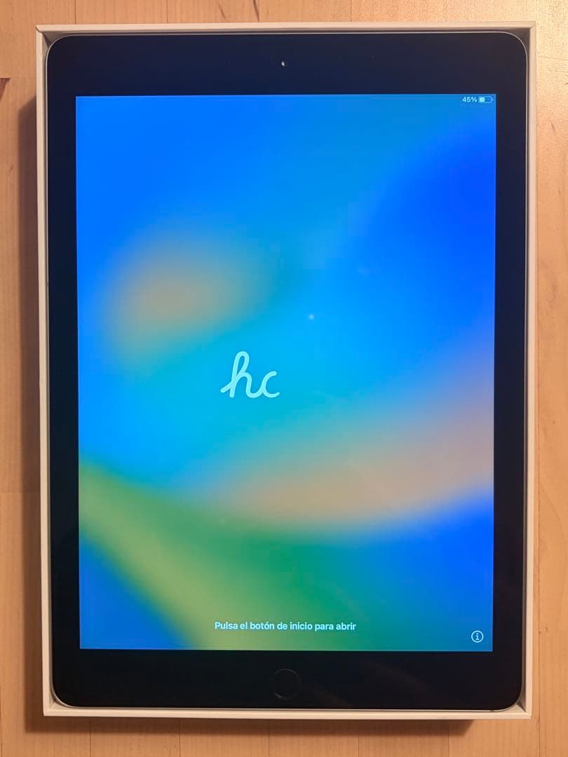 Apple iPad (第5世代) 128GB シルバー Wifiモデル