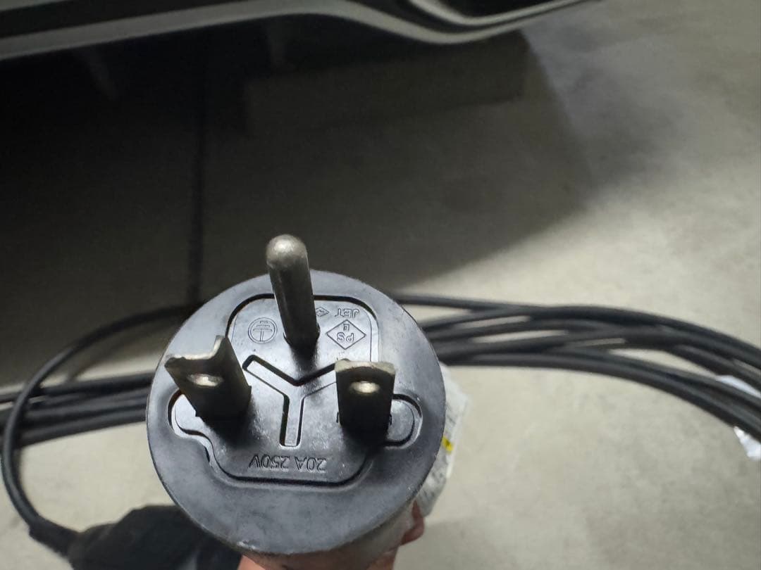 プリウスphv ZVW52 15M EV充電ケーブ