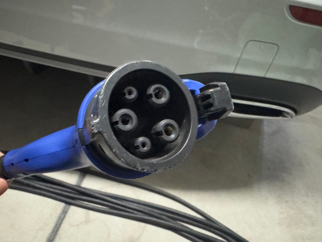 プリウスphv ZVW52 15M EV充電ケーブ