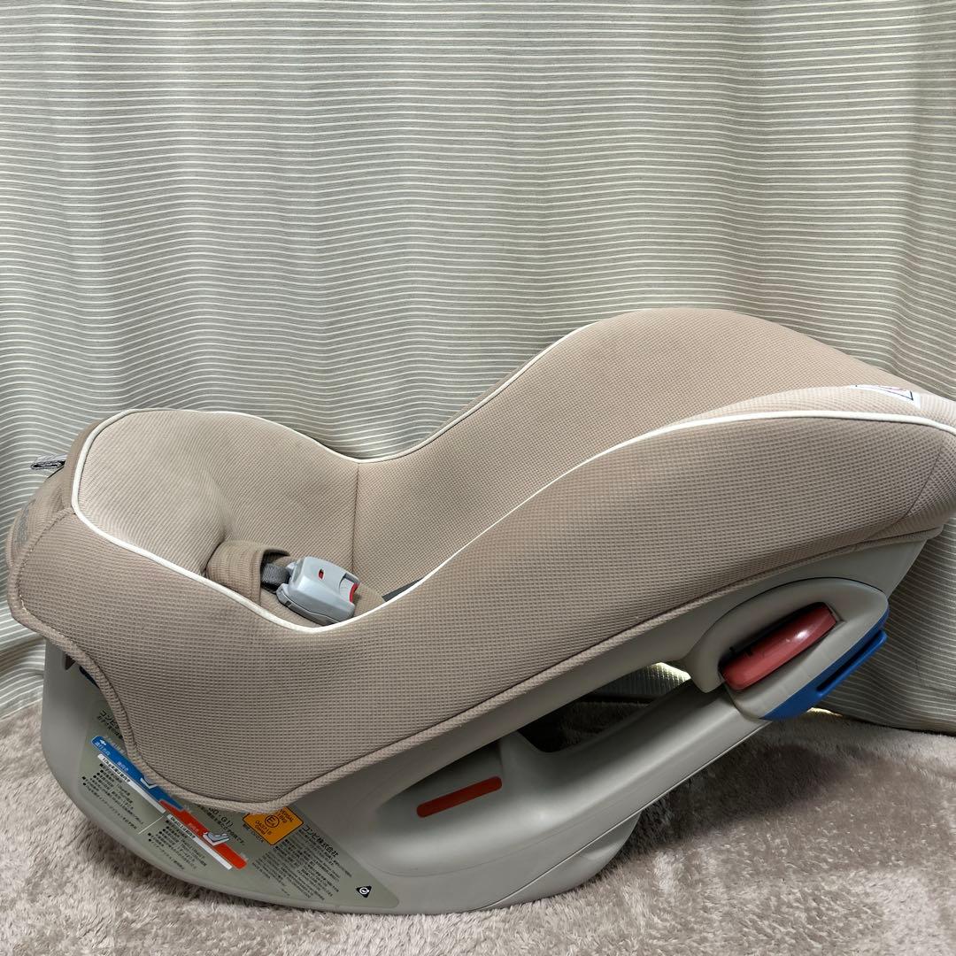 コンビ　 チャイルドシート ヘーゼルナッツ